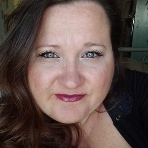 Meet your Posher, Lanora